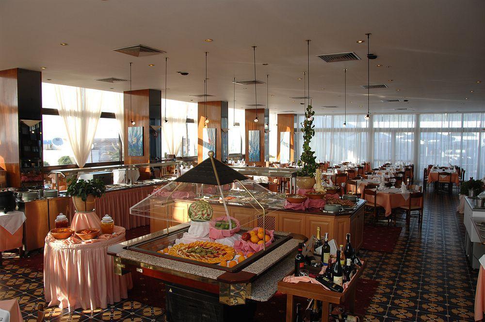 Belair Beach Hotel อิกเซีย ร้านอาหาร รูปภาพ
